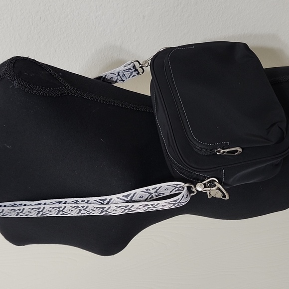 EUC Sakroots WESTWOOD Crossbody - Picture 5 of 8